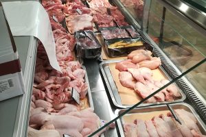 Εγκατάσταση ψυγείων στην αλυσίδα super market Market In